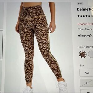 NWT- Fabletics Define Ultra High-Waisted 7/8 Legging - WAVY CHEETAH- Brand New!
